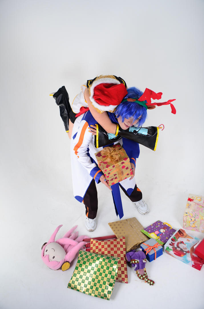 Kaito and Rin Xmas Cosplay