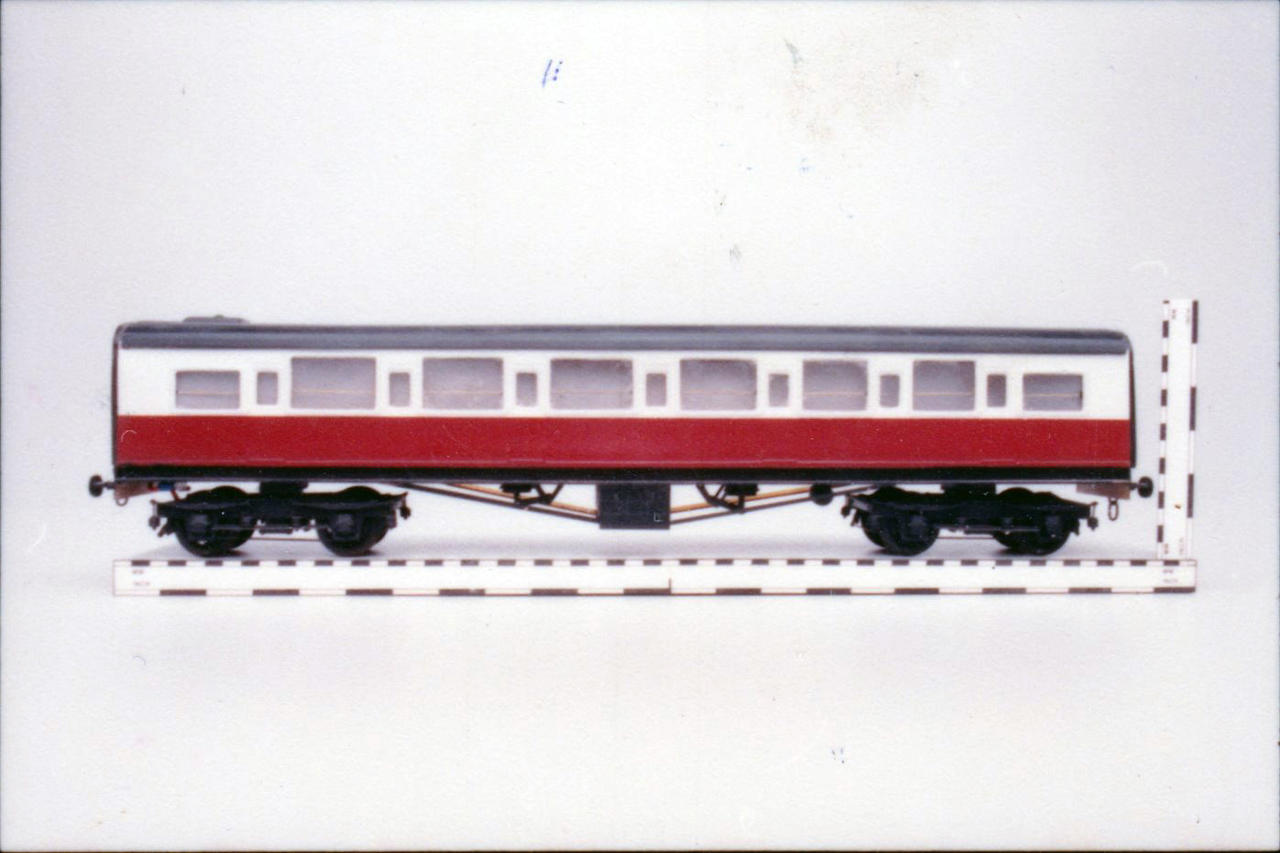 Gordon's Red Express Coach Model 1 by JamesDELLIS on DeviantArt