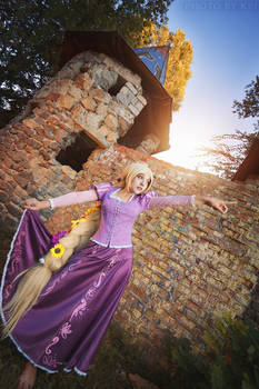 Rapunzel cosplay