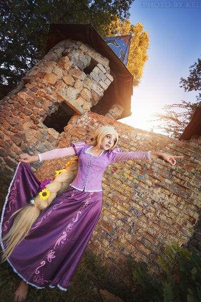 Rapunzel cosplay