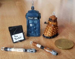 Doctor Who  pendant set