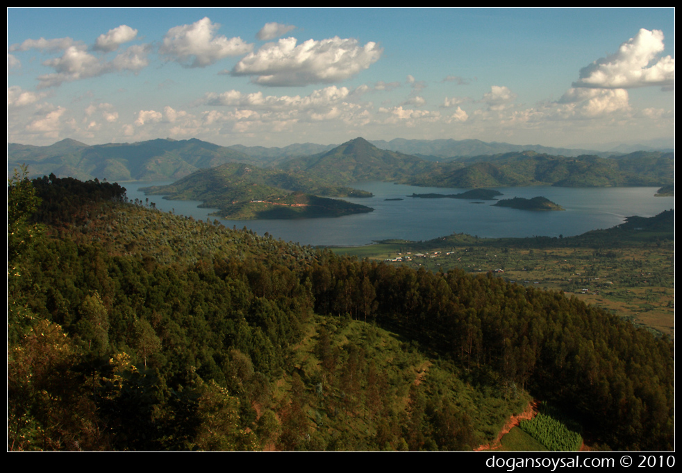 LANDSCAPE: RWANDA - Twin Lakes