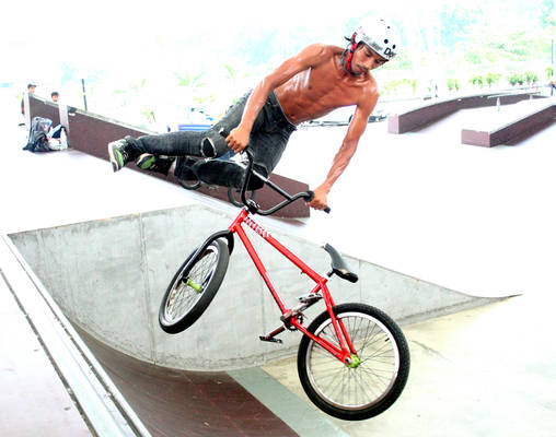 Bmx tailwhip