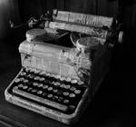 Typewriter by bloodXorange