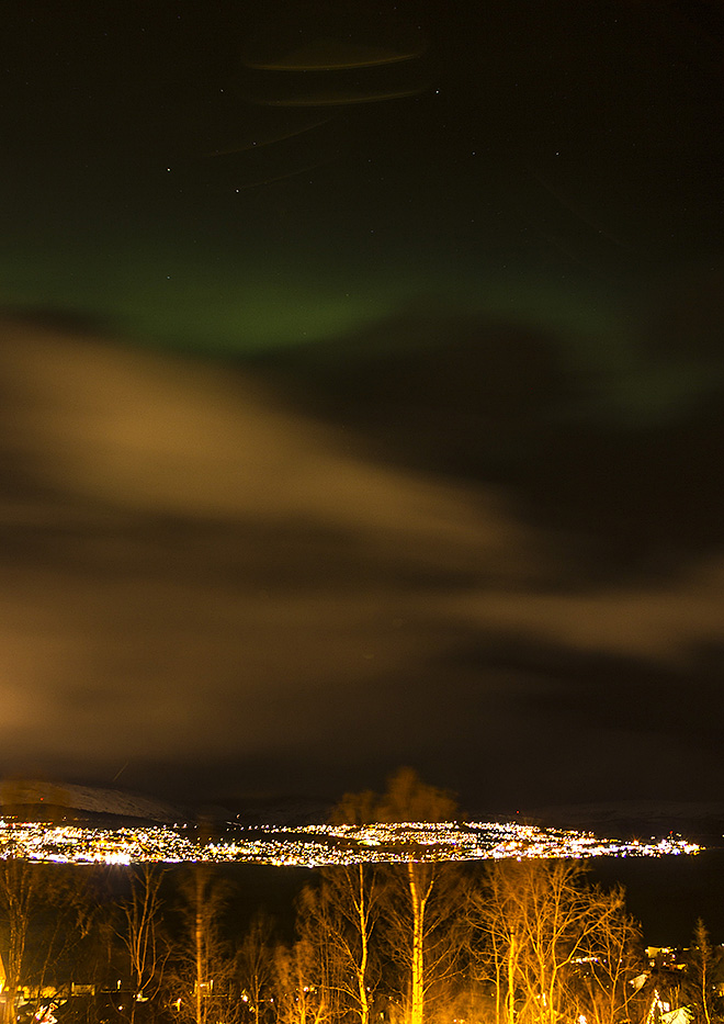 Sky og Nordlys over Tromsoe 3