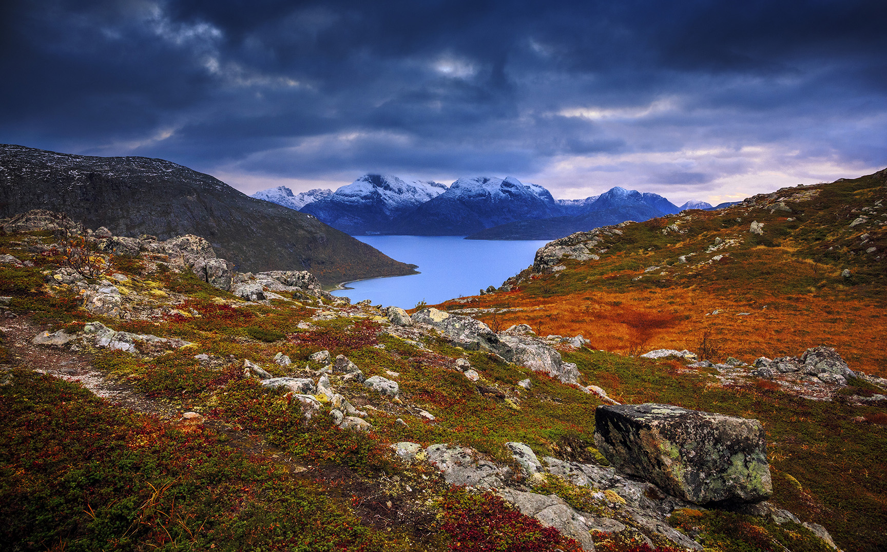 Blue glimpse of Kaldfjord 2