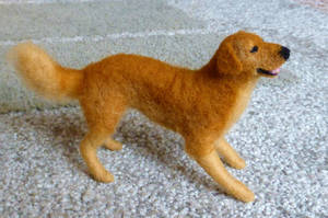 Needlefelted Golden Retriever