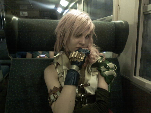 Lightning Cosplay - Train-