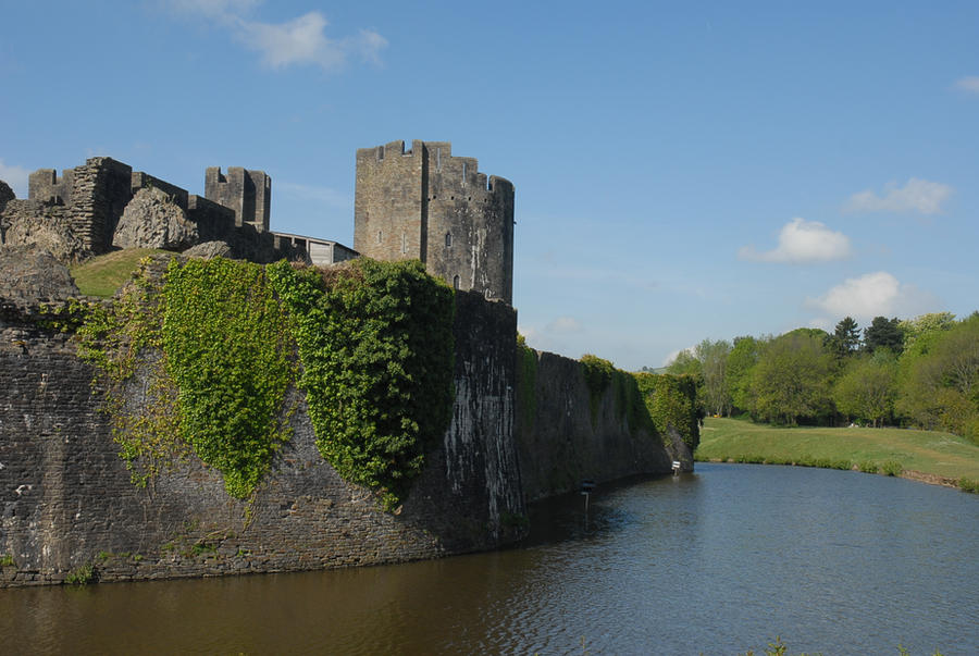 Tomatosource caerphilly castle 24 by TomatoSource on DeviantArt