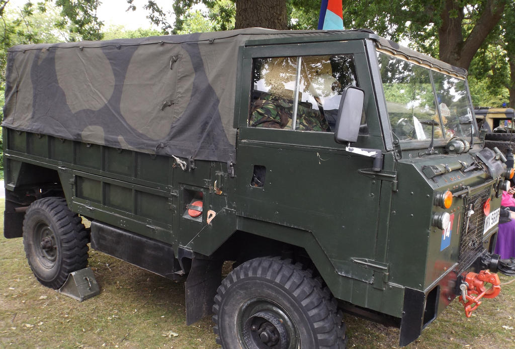 Land Rover 101 Forward Control 3 by Dan-S-T on DeviantArt