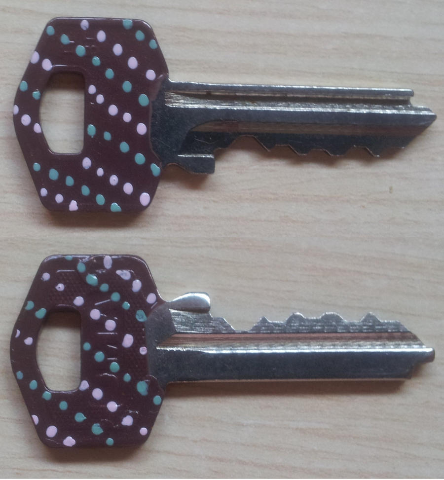 Decorated key 3