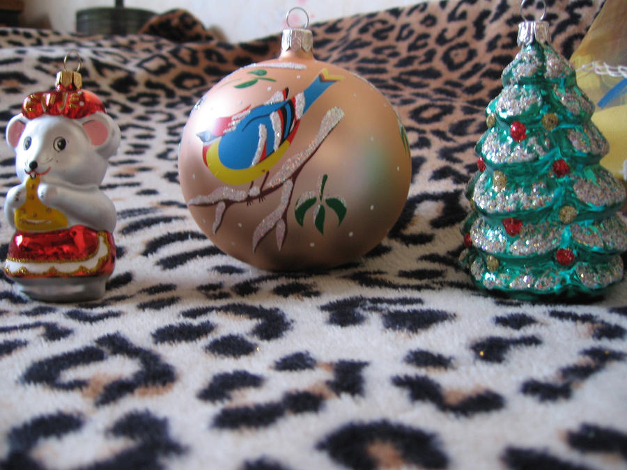 Chris tree decorations more by RattytheScourge on DeviantArt