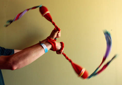 DIY: make beautiful soft poi's from cloth