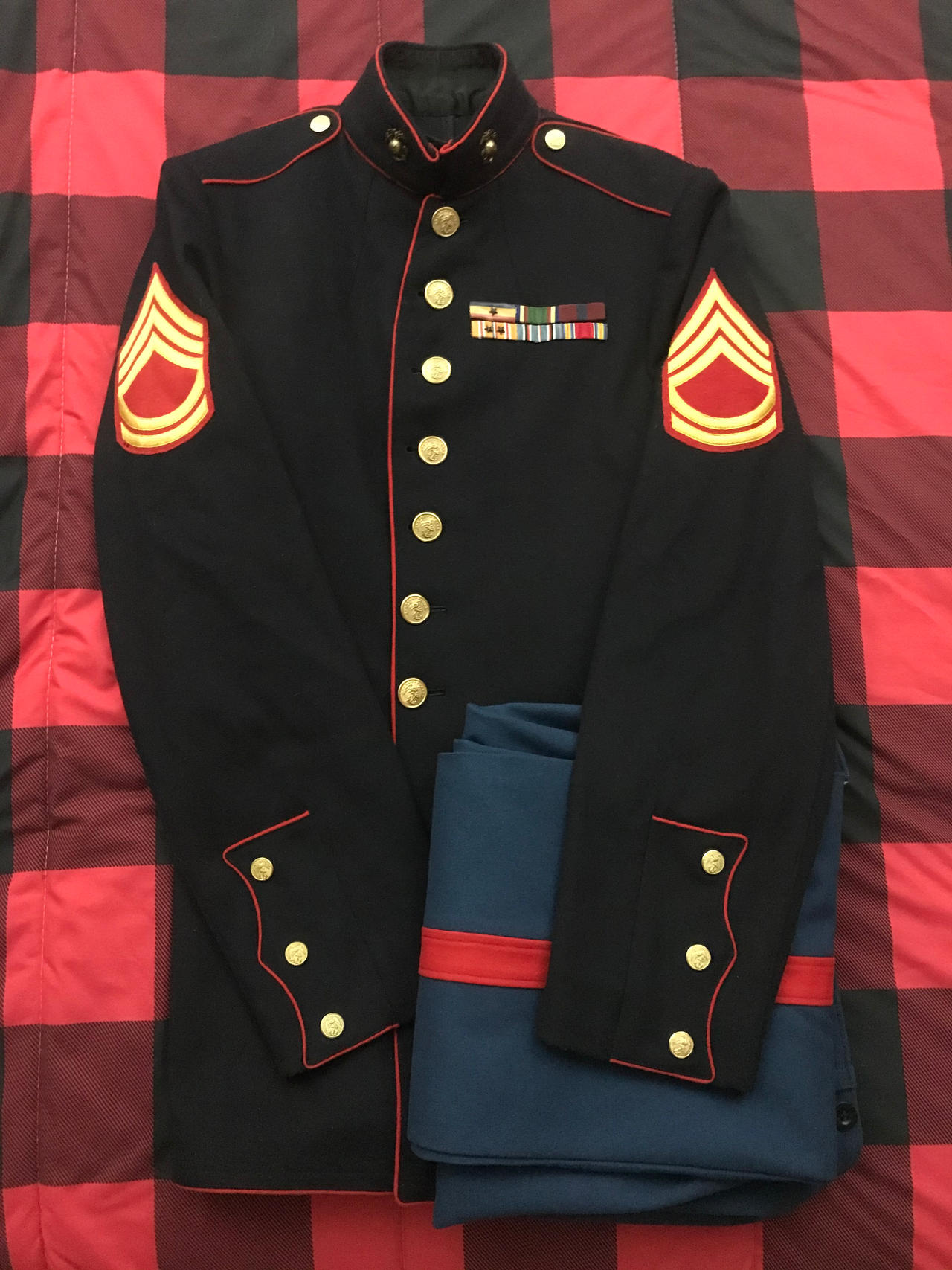 gunnery sergeant dress blues U.S. Marine Corps Gunnery Sgt. (Ret.) Tom Wilson speaks PICRYL