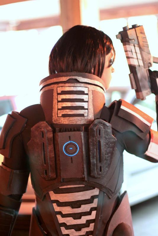 N7 Fem Shep Armour back