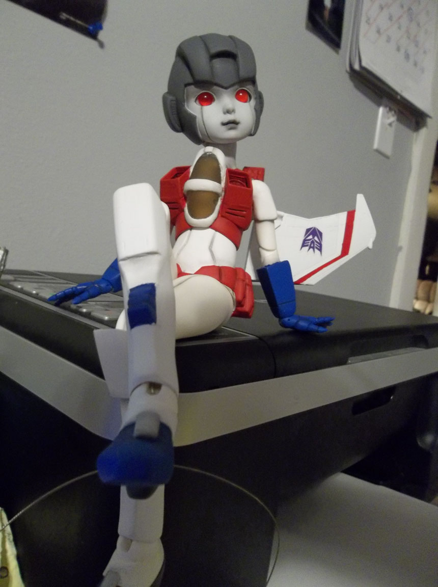 Mod Jobs - Starscream: Those legs!