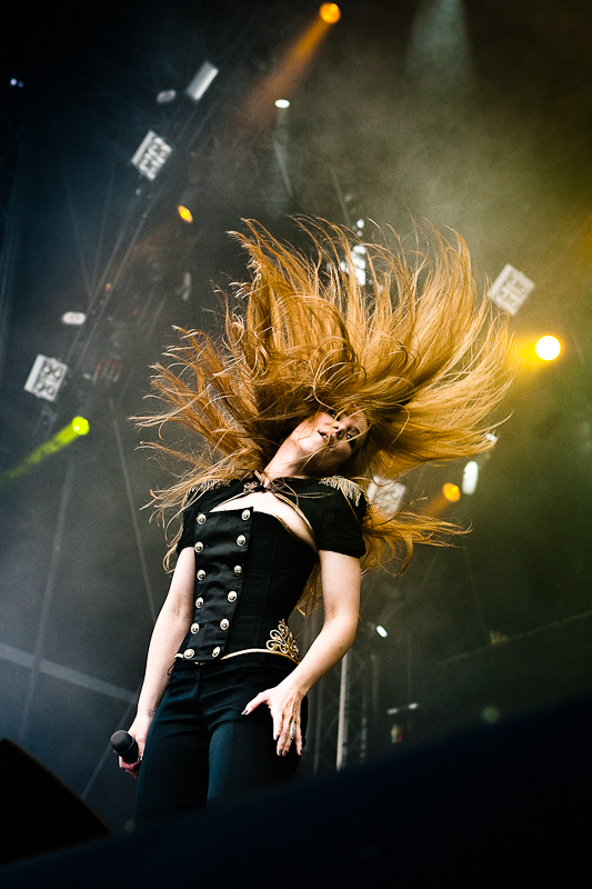 Simone Simons