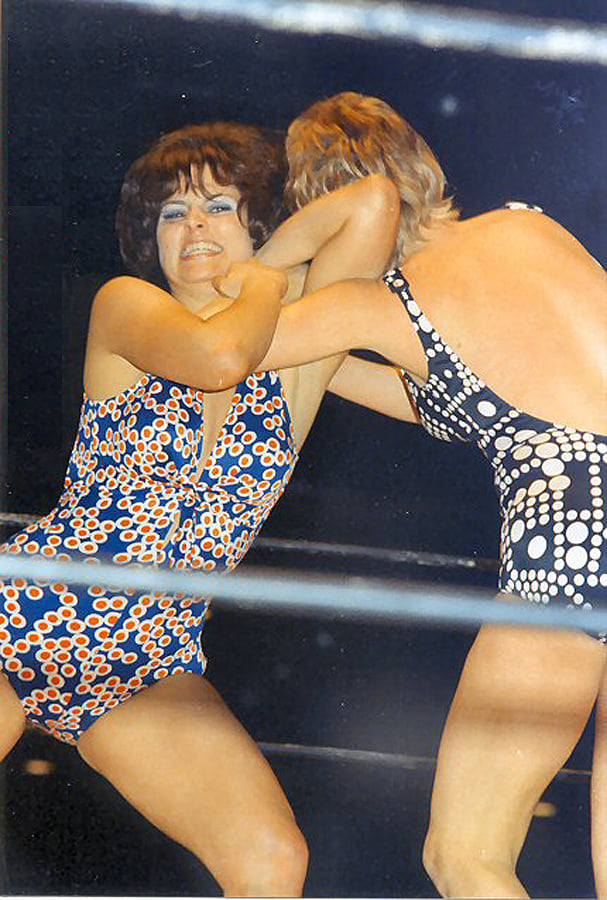Donna Lemke vs Kay Noble by Crabobston on DeviantArt