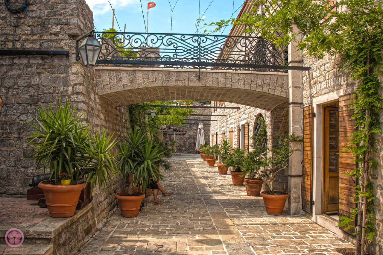 Budva Stari Grad Streets [9]