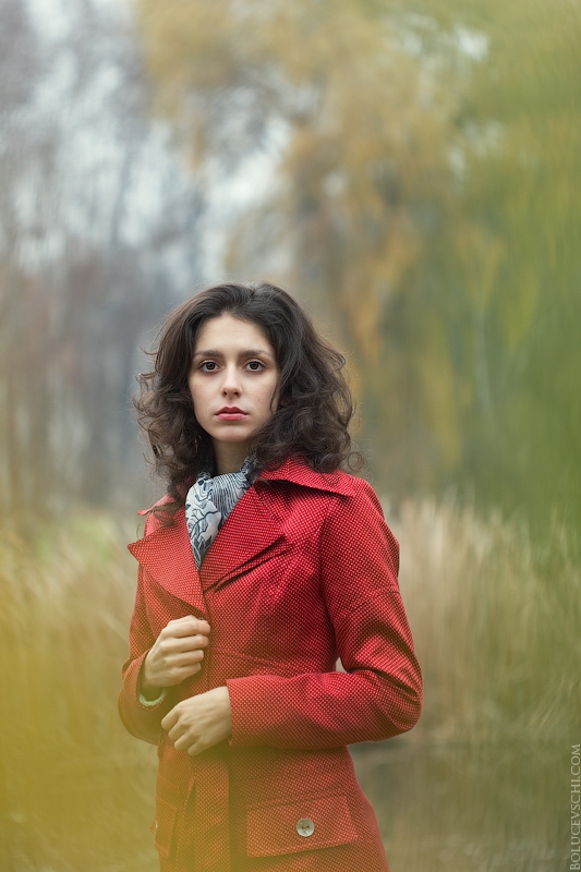 Autumn. Lady in red