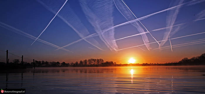 The sunrise of the vapor trail