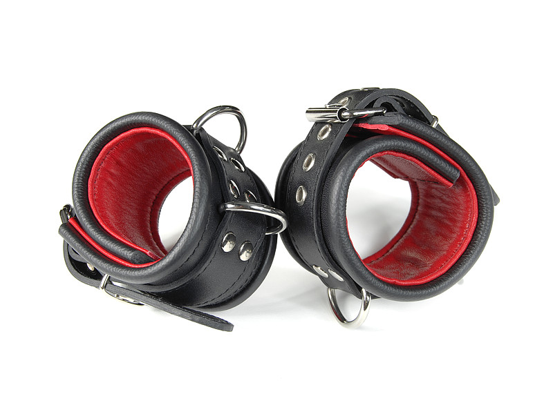 Heavy red cuffs by Me-Se