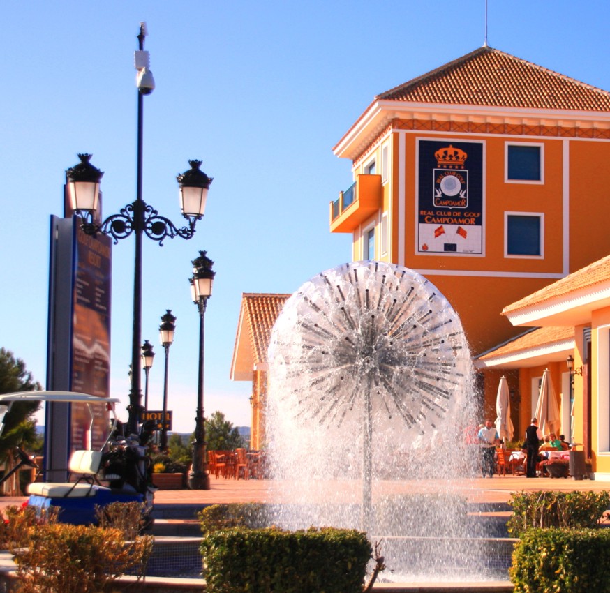 Fountain Of The Clubhouse_1