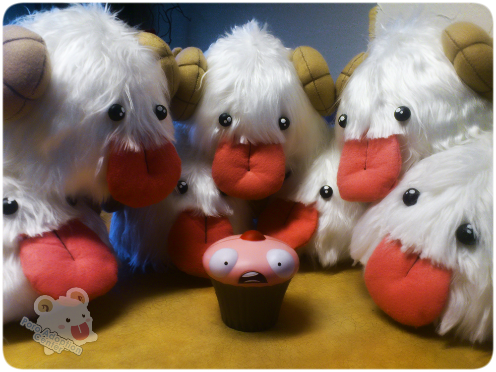 League of Legends - Poro plush and Lulu's cupcake