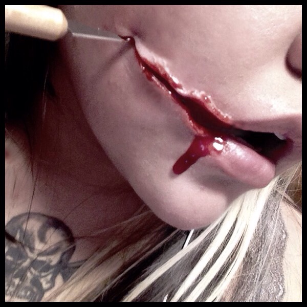 Slit Mouthed Woman