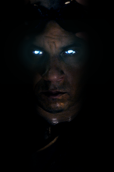 riddick glowing eyes