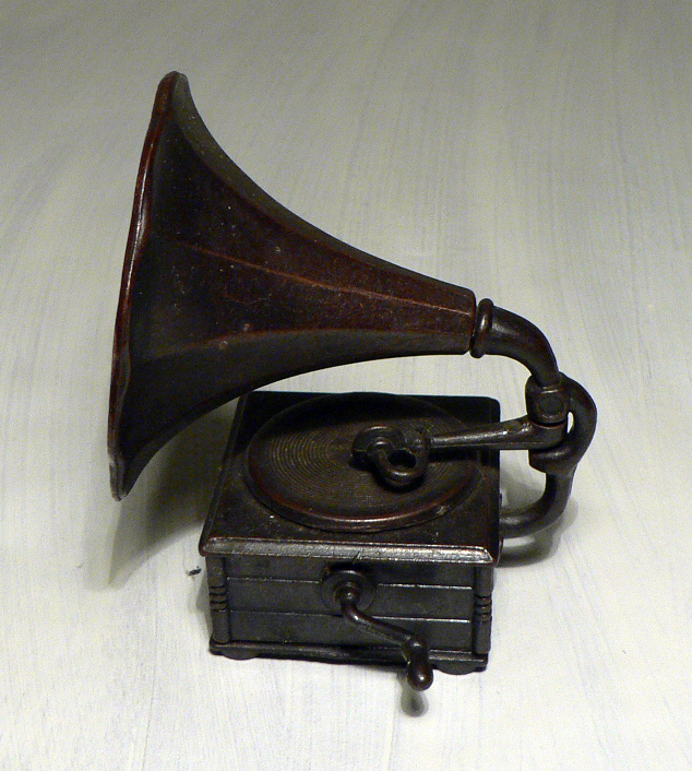 Gramophone 03