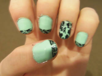 Mint Crackle Nails