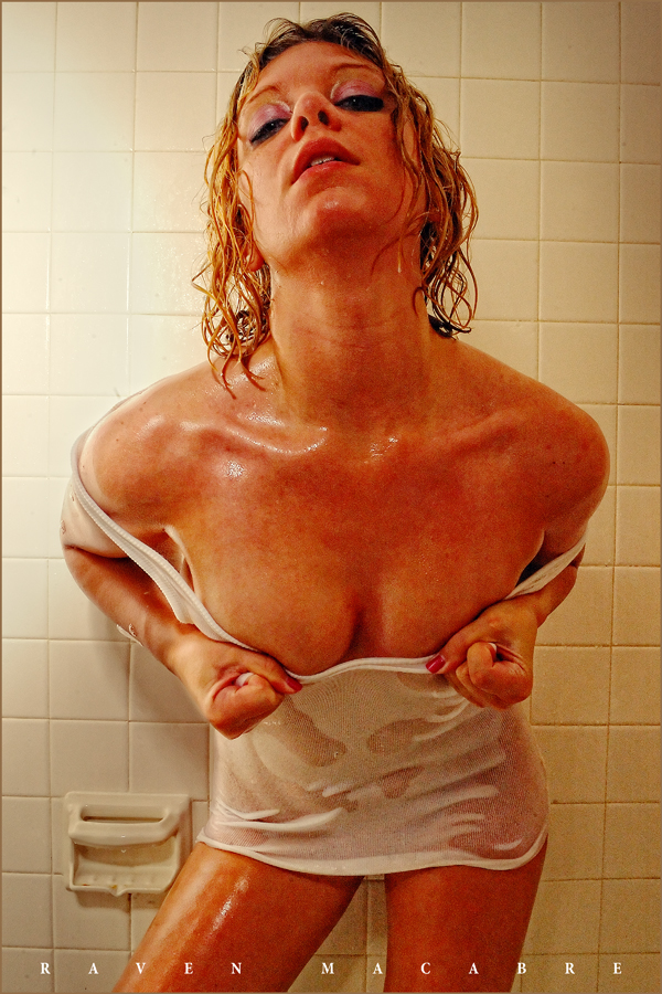 Wet Hot Jessica Shower