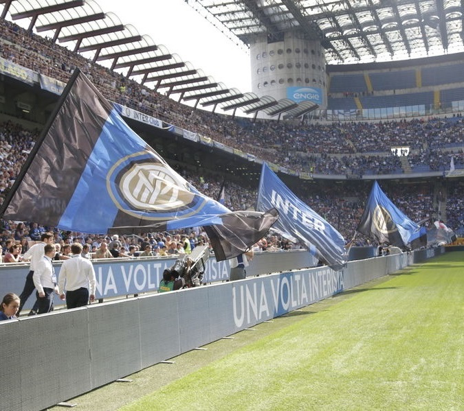 Bandiere dell'Inter allo Stadio by FCInternazionale on DeviantArt
