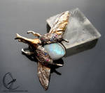 Flying beetle with moonstone by RekamiStworzone