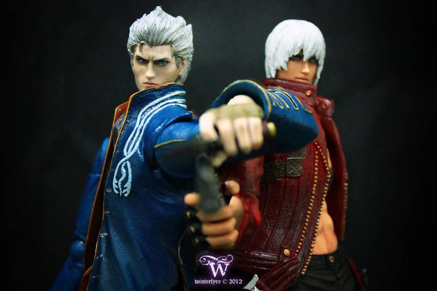  Square Enix Devil May Cry 3: Play Arts Kai Vergil