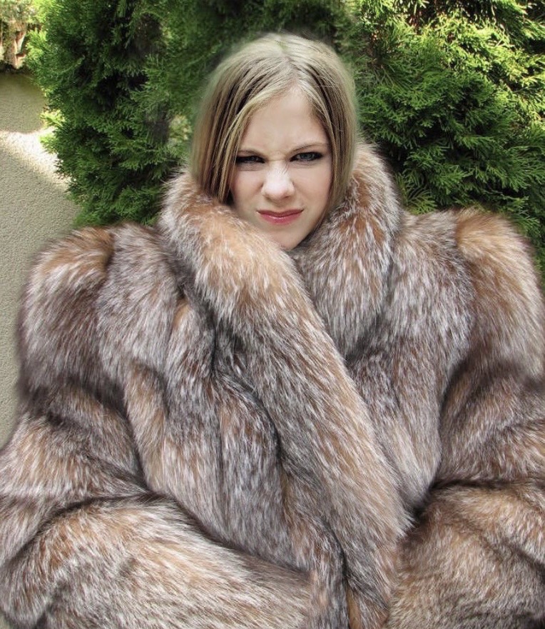 Avril in fur by privet6943 on DeviantArt