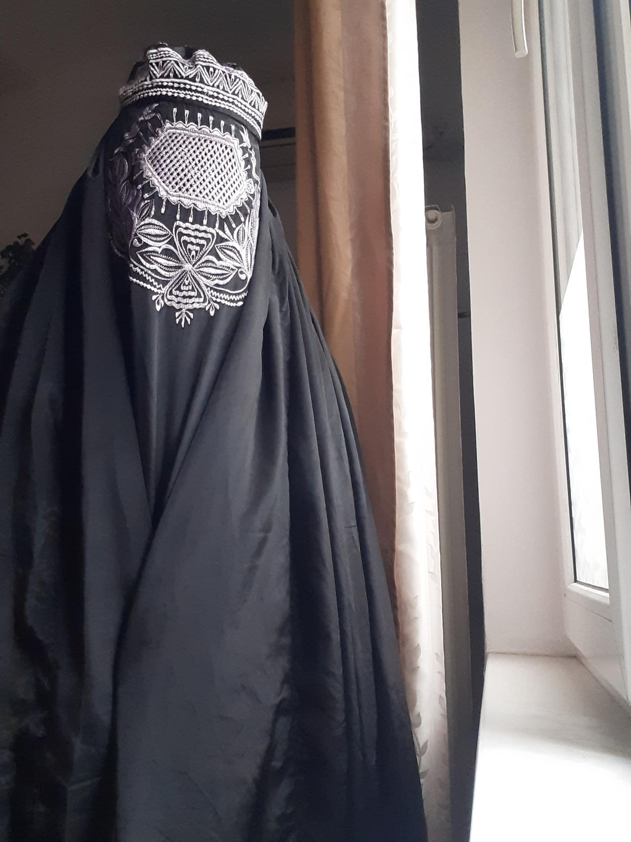 North Pakistan/Afghan burqa by ayse-eroglu on DeviantArt