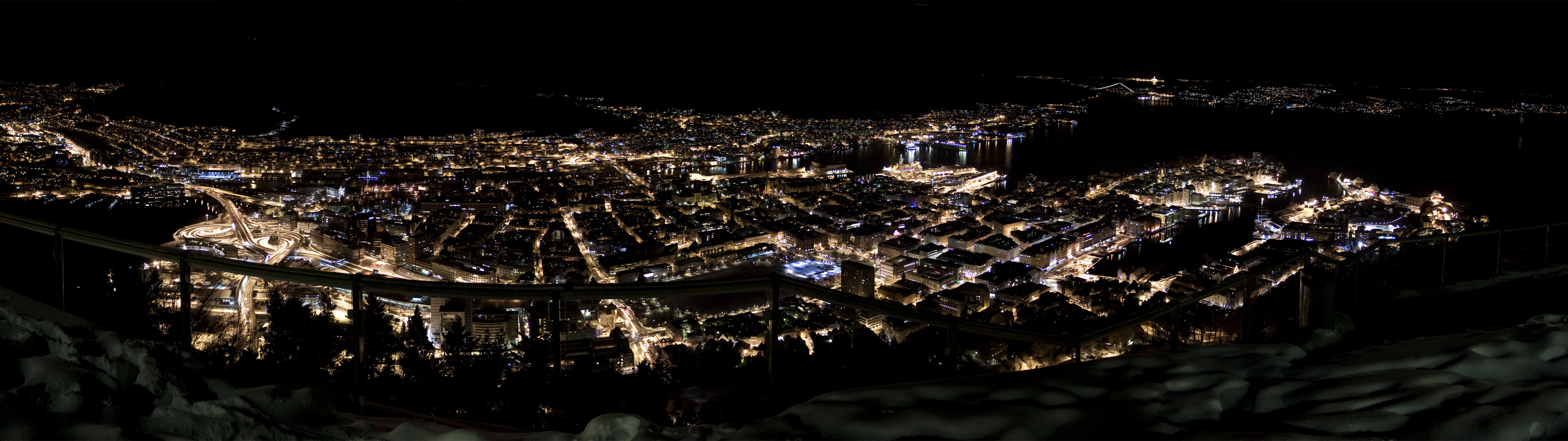 Winter in Bergen 3840x1080