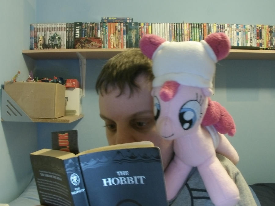 Reading the Hobbit by Pokelord-EX