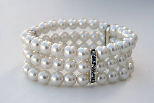 Pearly White Bracelet bulky faux diamond dividers