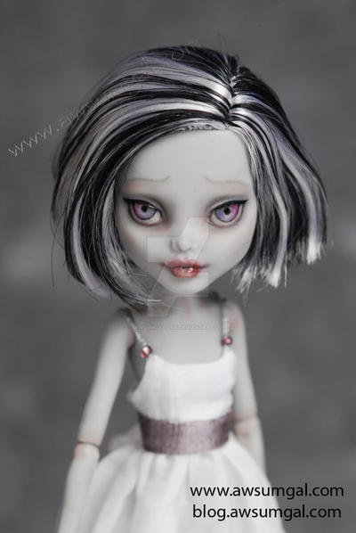 Mia ooak MH Repaint by awsumgal