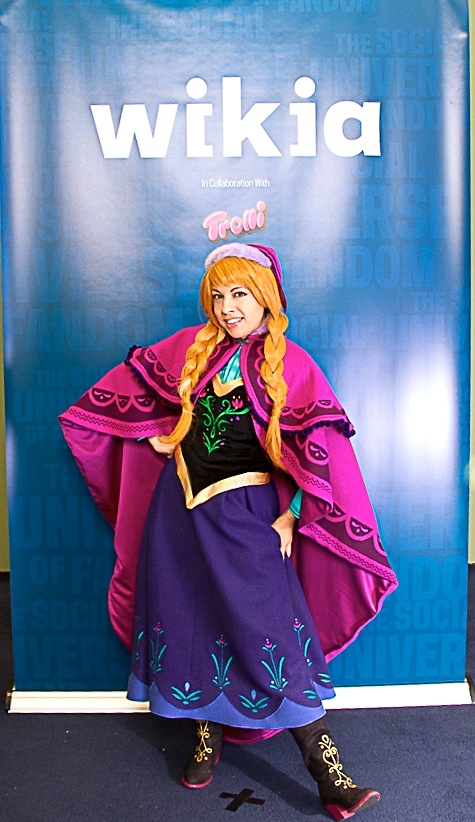 C2E2: Anna Cosplay