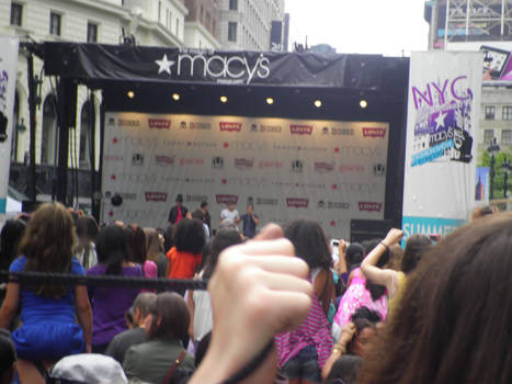 BTR HERALD SQUARE :D