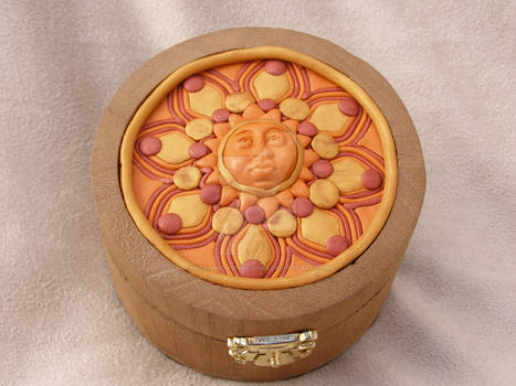 Sun Spirit round box