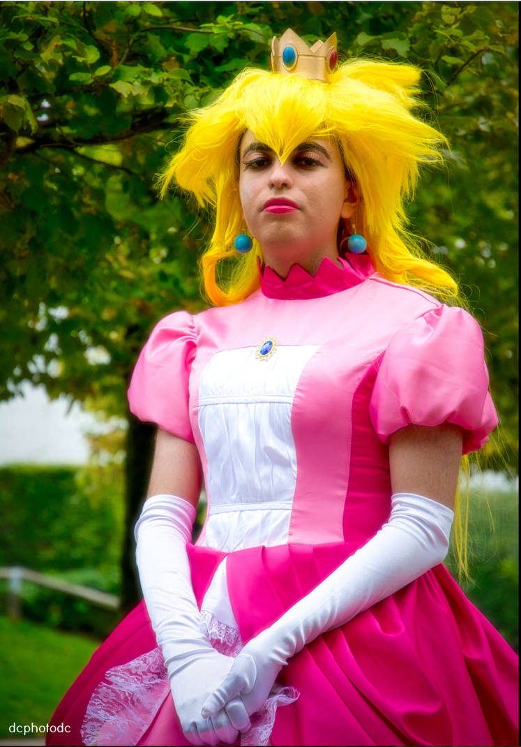 Princess Peach Cosplay By Itachis killer On DeviantArt princess-peach-cosplay-by-itachis-killer-on-deviantart