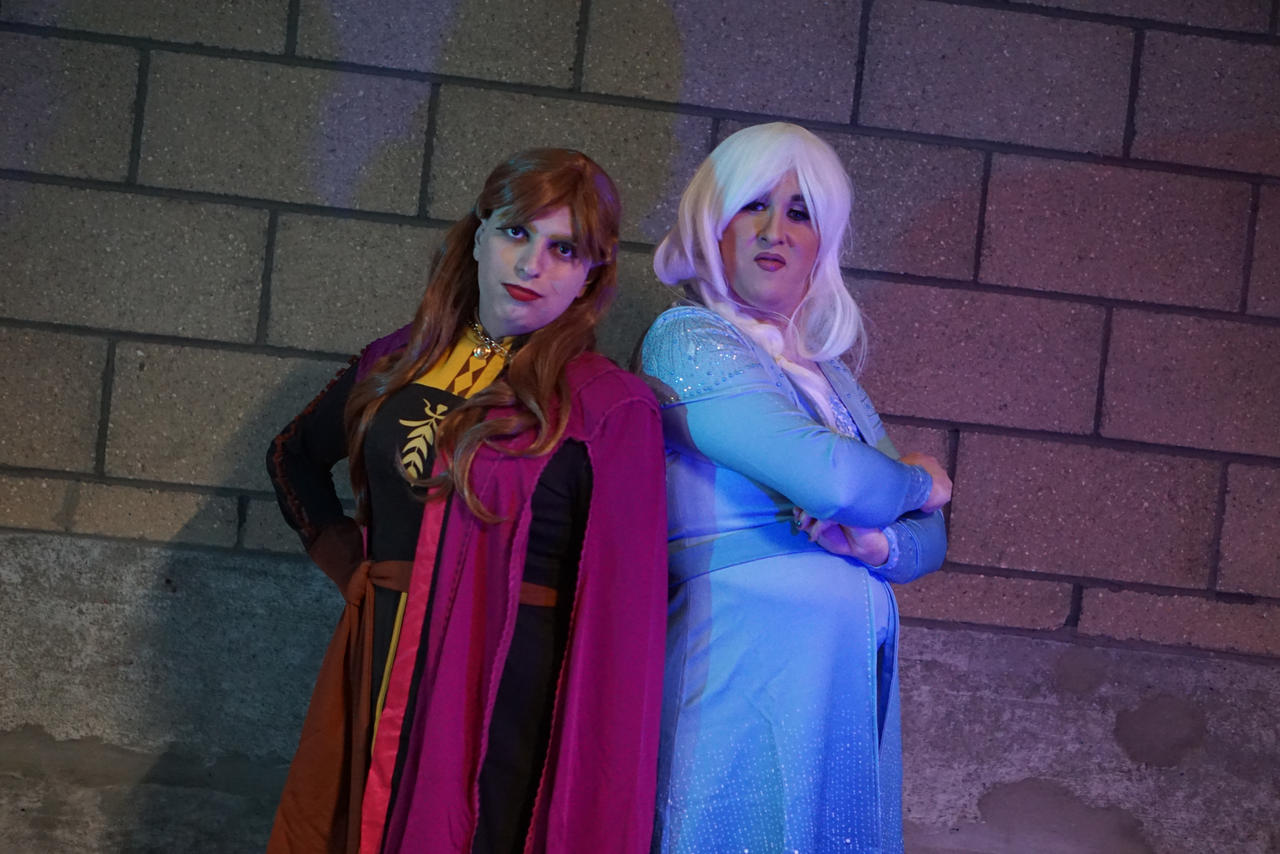 Frozen 2 Anna and Elsa Cosplay by NicoRobinCosplay on DeviantArt