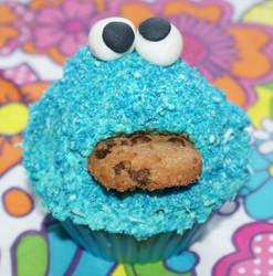 Cookie Monster cupcake by VPofFantasyland