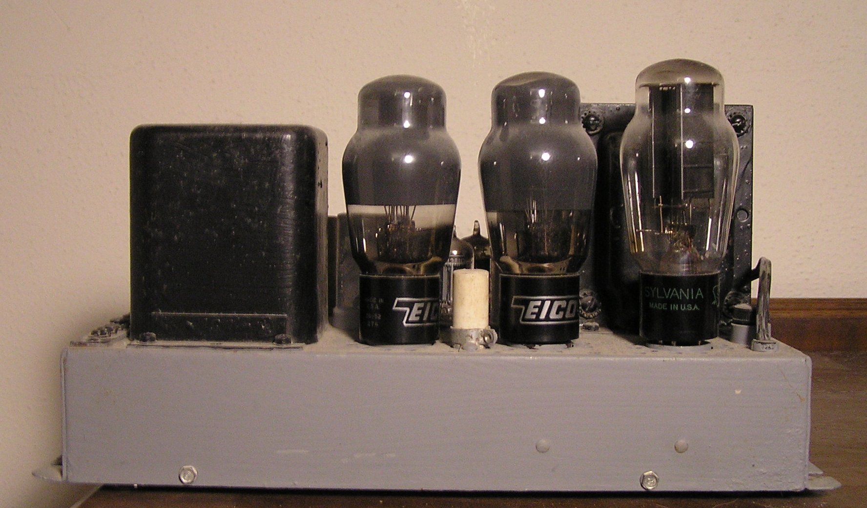 Stock: Vacuum tube amplifier