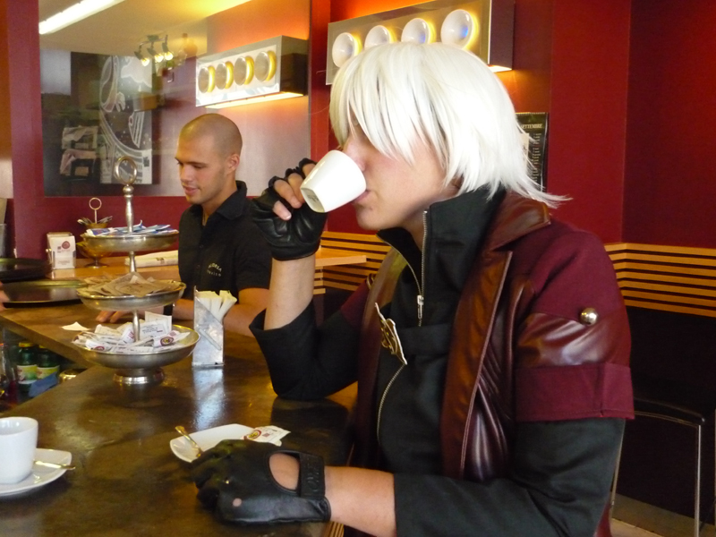 DMC4 Dante: coffee break